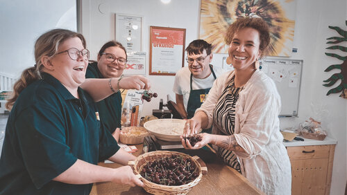 Die Lebenshilfe OÖ eröffnete mit dem Florianer Laden vor zehn Jahren ihren ersten von mittlerweile fünf Hofläden– das Team freut sich auf die Jubiläumsfeier am 22. August, 10.00-15.00 Uhr.