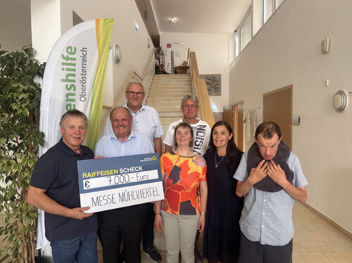Arbeitsgruppen-Obmann Wilhelm Hießl, KommR Franz Kastler, Hallenmanager Rudi Frühwirth, Theresa Eibensteiner, Richy Kolm, Susanne Hitzger und Mathias Weinzinger (v. l. n. r.).
