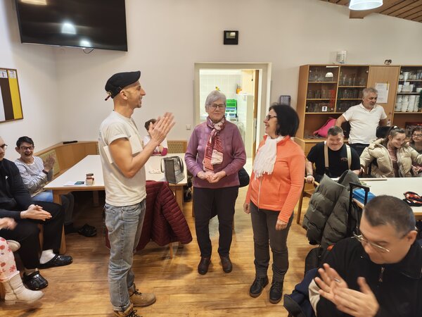 Spende der Goldhauben St. Georgen an der Gusen f&uuml;r Lebenshilfe O&Ouml;