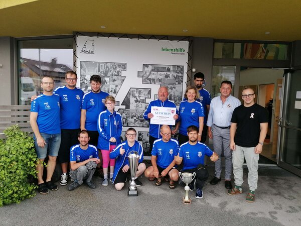 Freude über den ersten Platz Gratulation an erfolgreiche Fußballmannschaft der Lebenshilfe in Perg und Grein