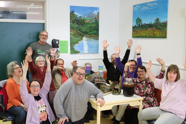 Das Projektteam der Lebenshilfe-Werkstätte Linz Urfahr freut sich au den ersten Adventmarkt. Erster Adventmarkt der Lebenshilfe-Werkstätte Linz Urfahr