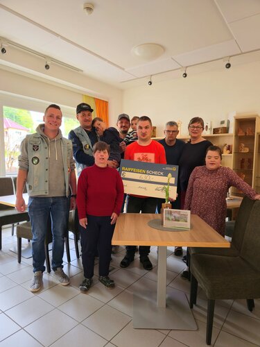 &bdquo;Mopedbuam&ldquo; unterst&uuml;tzen Lebenshilfe Ober&ouml;sterreich in 
Unterwei&szlig;enbach