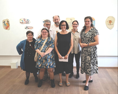 Die Künstler:innen und Mitarbeiter:innen der Kunstwerkstatt Gmunden